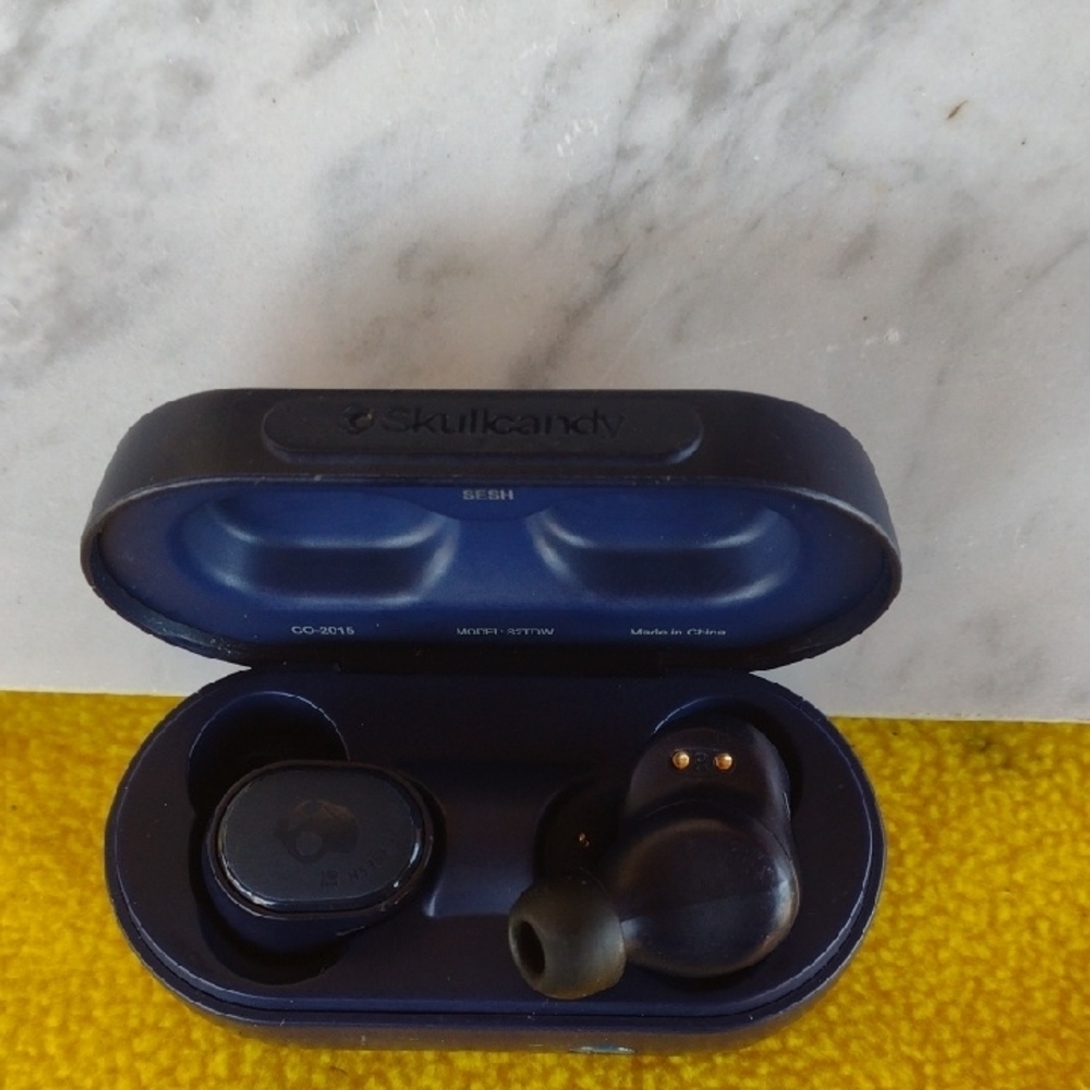 Skullcandy Sesh S2TDW Wireless Earbuds in Black